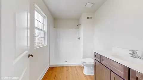 Bath - 1439 Trailside Dr, Beecher, IL 60401 photo 1 of 3