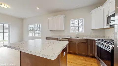 Kitchen - 1439 Trailside Dr, Beecher, IL 60401 photo 3 of 3