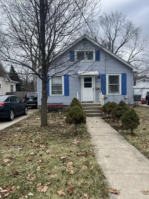 419 N Highland Ave, Aurora, IL 60506