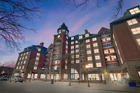 44 N Vail Ave #705, Arlington Heights, IL 60005