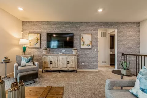 Living - 336 W Point Cir, Algonquin, IL 60102 photo 3 of 5