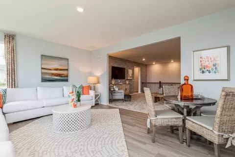Living - 336 W Point Cir, Algonquin, IL 60102 photo 5 of 5