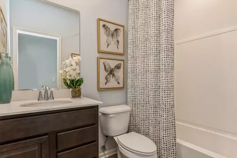 Bath - 336 W Point Cir, Algonquin, IL 60102 photo 1 of 4