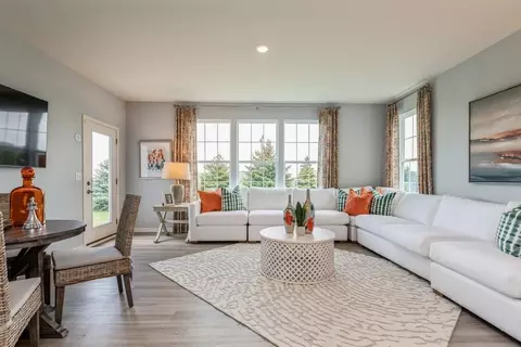 Living - 336 W Point Cir, Algonquin, IL 60102 photo 4 of 5