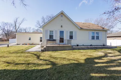 Exterior - 836 N Main Ave, Kankakee, IL 60901 photo 1 of 15