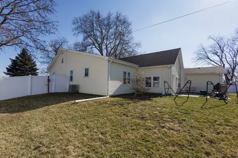 Exterior - 836 N Main Ave, Kankakee, IL 60901 photo 10 of 15