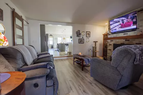 Living - 836 N Main Ave, Kankakee, IL 60901 photo 4 of 4