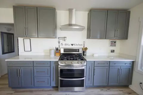 Kitchen - 836 N Main Ave, Kankakee, IL 60901 photo 6 of 7