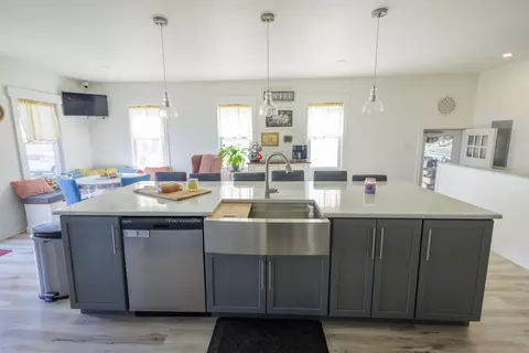 Kitchen - 836 N Main Ave, Kankakee, IL 60901 photo 3 of 7