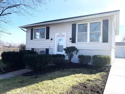 4441 S Churchill Dr, Richton Park, IL 60471