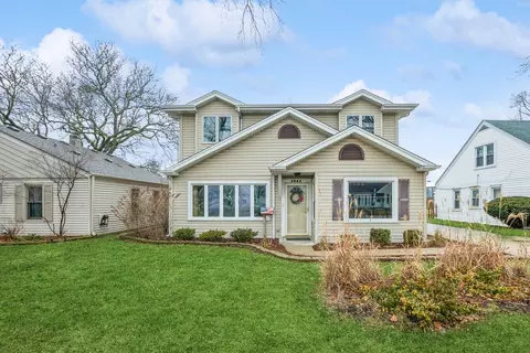 9246 S 49th Ct, Oak Lawn, IL 60453