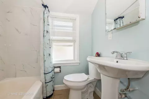 Bath - 2125 S 23rd Ave, Broadview, IL 60155 photo 1 of 1