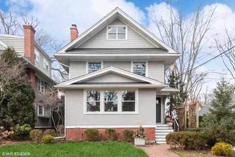 229 9th St, Wilmette, IL 60091