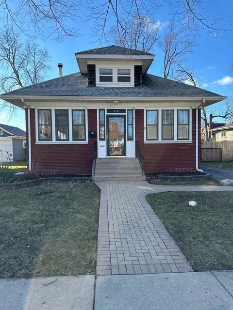 Exterior - 418 Elm St, Elgin, IL 60123 photo 2 of 2