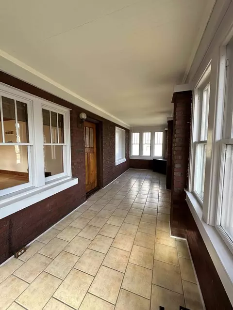 Entry Way - 418 Elm St, Elgin, IL 60123 photo 1 of 2