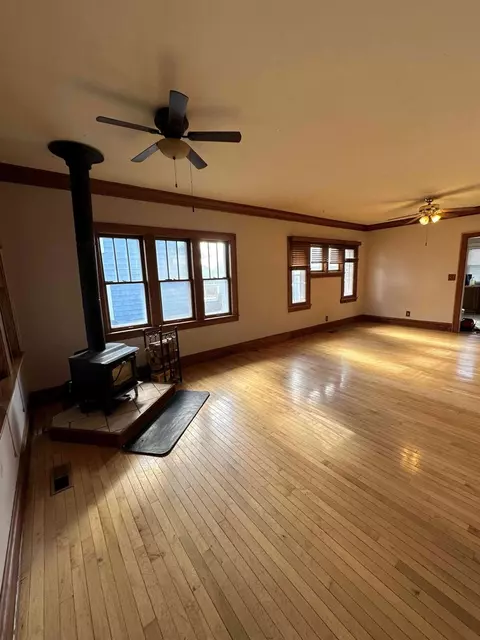 Living - 418 Elm St, Elgin, IL 60123 photo 1 of 1