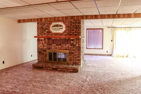 Living - 305 E High St, Morrison, IL 61270 photo 2 of 3