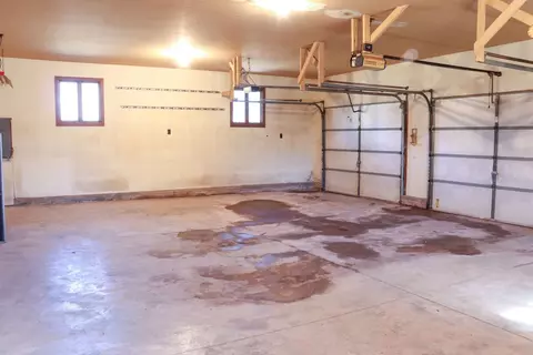 Exterior - 305 E High St, Morrison, IL 61270 photo 4 of 16