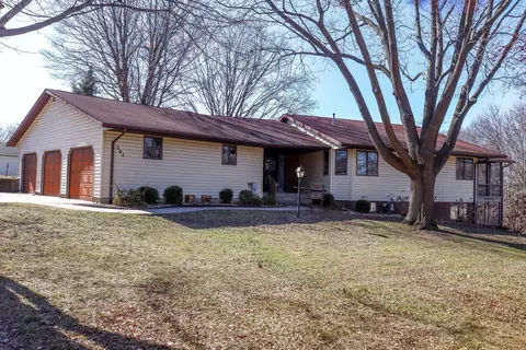 305 E High St, Morrison, IL 61270