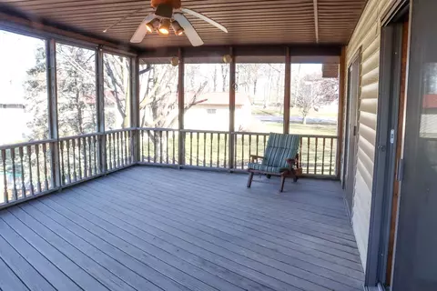 Exterior - 305 E High St, Morrison, IL 61270 photo 6 of 16