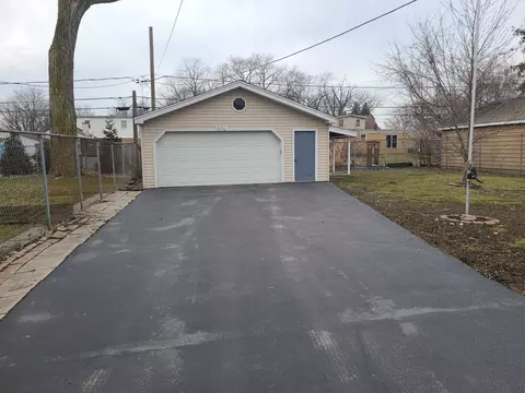 Exterior - 6806 Maple Ct, Bridgeview, IL 60455 photo 3 of 5