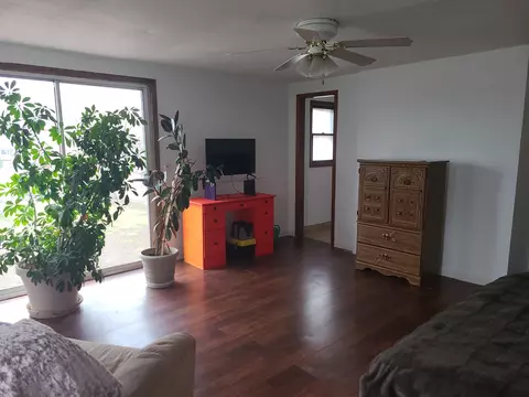 Living - 6806 Maple Ct, Bridgeview, IL 60455 photo 3 of 5