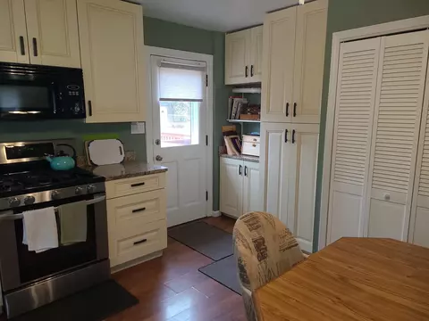 Kitchen - 6806 Maple Ct, Bridgeview, IL 60455 photo 3 of 3