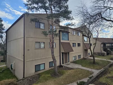 53 Oak Hill Colony #7, Fox Lake, IL 60020