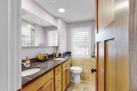 Bath - 235 N Eastern Ave, Bartlett, IL 60103 photo 2 of 3