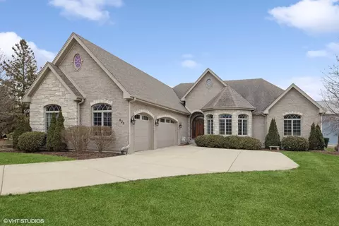 635 68th St, Willowbrook, IL 60527