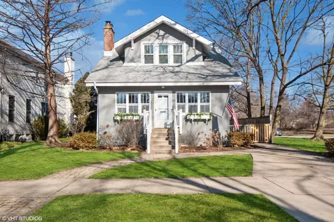 1412 Elmwood Ave, Wilmette, IL 60091