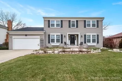 2 S580 White Birch Ln, Wheaton, IL 60189
