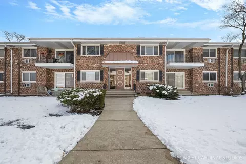 37 N Main St N #37, Glen Ellyn, IL 60137