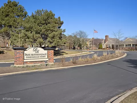 108 Glengarry Dr #203, Bloomingdale, IL 60108