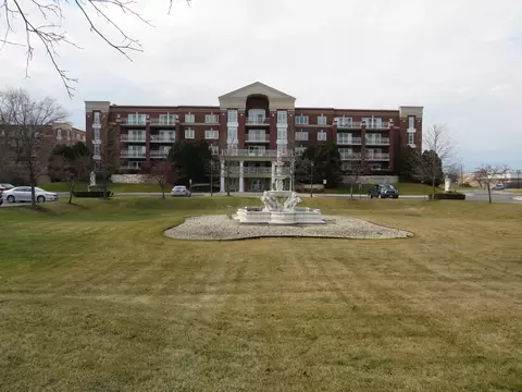 7031 W Touhy Ave #403, Niles, IL 60714