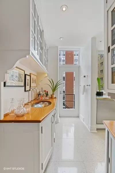 Other - 230 E Delaware Pl #7W, Chicago, IL 60611 photo 3 of 4