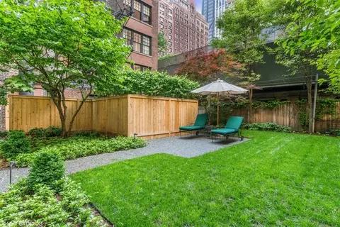 Exterior - 230 E Delaware Pl #7W, Chicago, IL 60611 photo 2 of 5