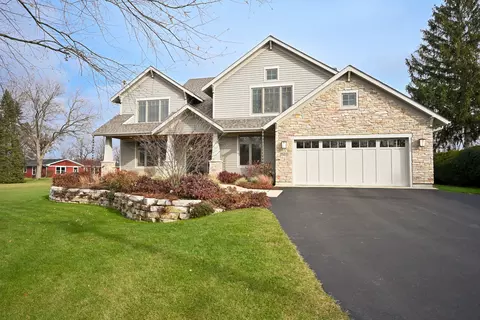 2 S245 Riverside Pkwy, Warrenville, IL 60555