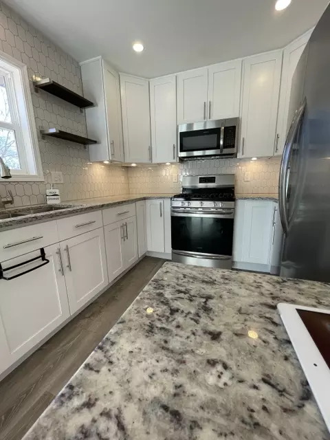 Kitchen - 4404 Elmleaf Dr, Mchenry, IL 60051 photo 1 of 3