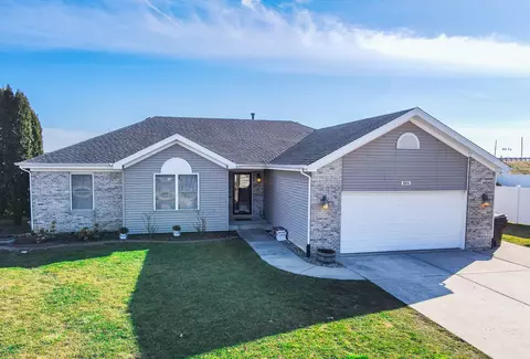 324 Sandburg Dr, Manteno, IL 60950