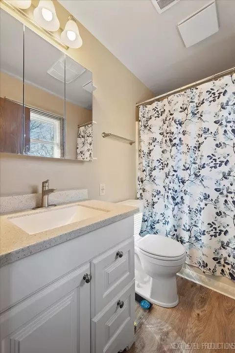 Bath - 730 Kimberly Dr, Dekalb, IL 60115 photo 1 of 3