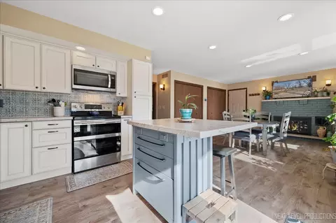 Kitchen - 730 Kimberly Dr, Dekalb, IL 60115 photo 2 of 3