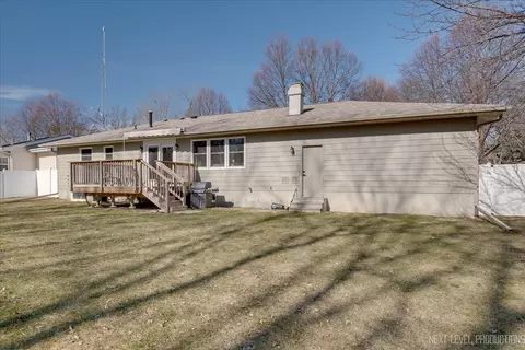 Exterior - 730 Kimberly Dr, Dekalb, IL 60115 photo 5 of 7