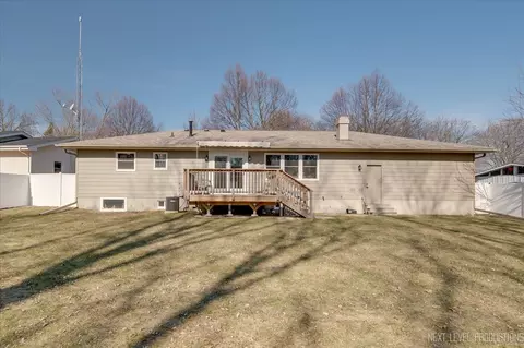 Exterior - 730 Kimberly Dr, Dekalb, IL 60115 photo 6 of 7