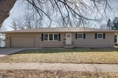 730 Kimberly Dr, Dekalb, IL 60115