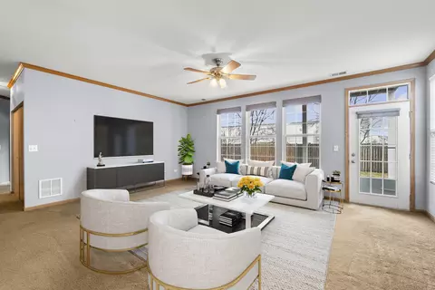 Living - 1400 Westhampton Dr #1400, Plainfield, IL 60586 photo 1 of 2