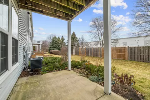 Exterior - 1400 Westhampton Dr #1400, Plainfield, IL 60586 photo 3 of 5