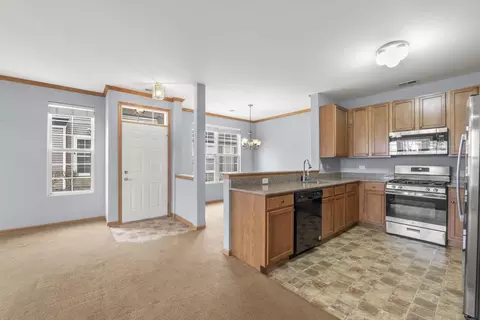 Kitchen - 1400 Westhampton Dr #1400, Plainfield, IL 60586 photo 2 of 2