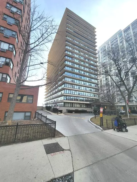 5801 N Sheridan Rd #15B, Chicago, IL 60660