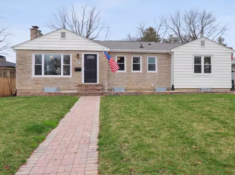 204 Elmwood Dr, Champaign, IL 61821